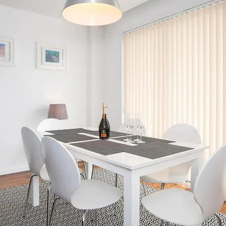 Apartamento Stylish Three Bedroom Central Tavira. Tavira