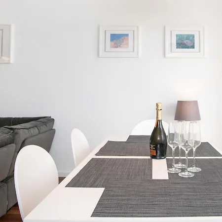 Stylish Three Bedroom Central Tavira. * Tavira