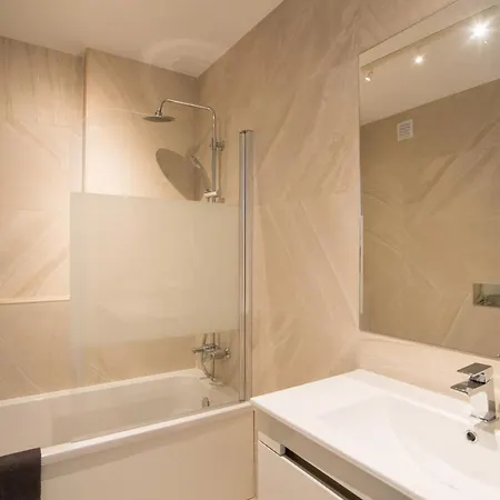 Stylish Three Bedroom Central Tavira. *