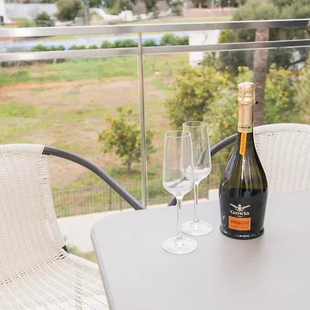 Stylish Three Bedroom Central Tavira. Tavira